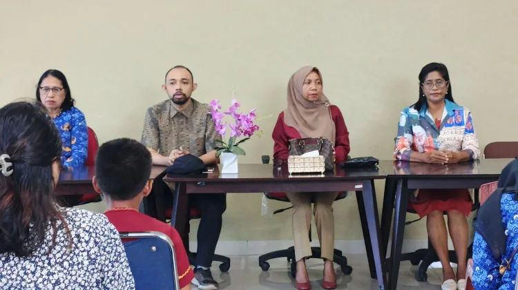 Relawan Literasi Masyarakat Menggelar Lokakarya Mengulas Buku di Kota Tual