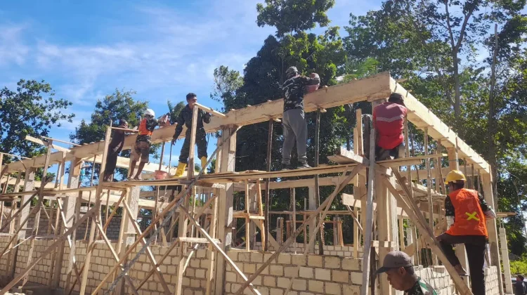 Koramil 1503-02/Elat Bersama Tiga Ohoi Sukseskan Karya Bakti Skala Besar