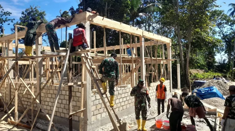 Koramil 1503-02/Elat Bersama Tiga Ohoi Sukseskan Karya Bakti Skala Besar