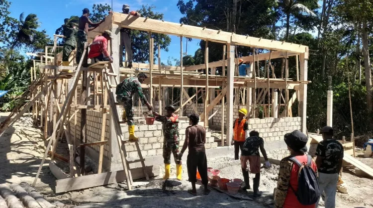 Koramil 1503-02/Elat Bersama Tiga Ohoi Sukseskan Karya Bakti Skala Besar