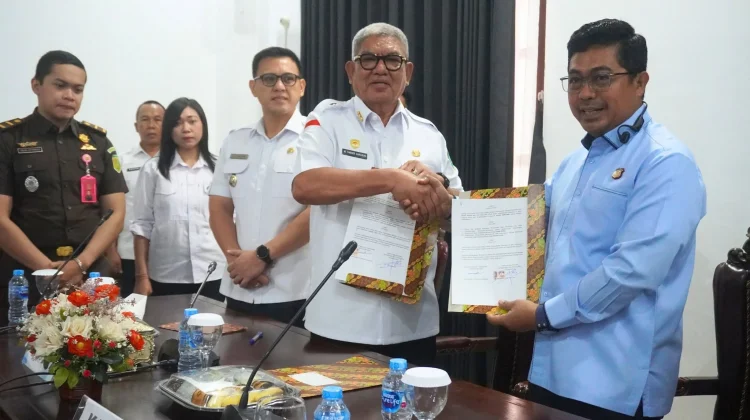 Pemkab Malra dan Kejari Tanda Tangani MoU Penanganan Masalah Hukum Perdata dan TUN