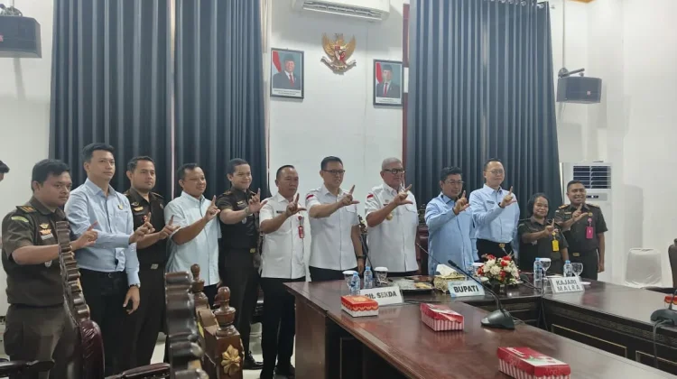 Pemkab Malra dan Kejari Tanda Tangani MoU Penanganan Masalah Hukum Perdata dan TUN