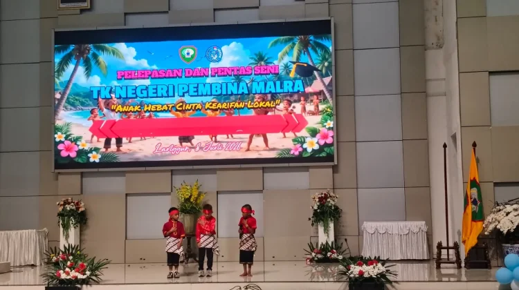 TK N Pembina Langgur Menampilkan Berbagai Tarian Khas Kepulauan Kei