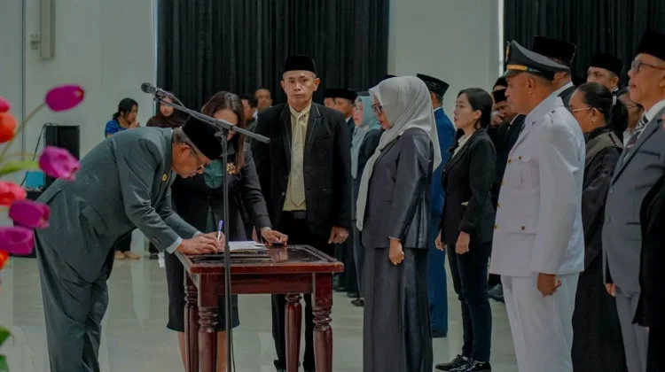 Pelantikan Pejabat Administrator dan Pengawas Perkuat Kinerja Birokrasi