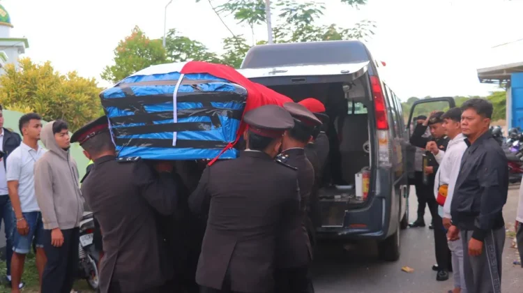 Jenazah Briptu Risyhant Putra P. Tutupoho Diterbangkan ke Ambon