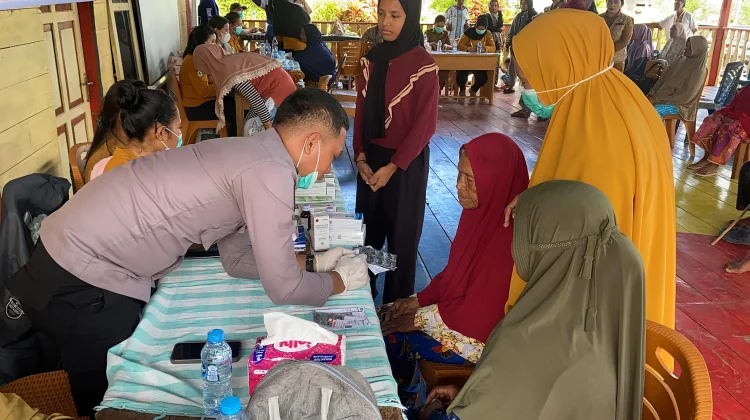 Polres Malra Gelar Bakti Kesehatan di Danar Ternate dan Maar