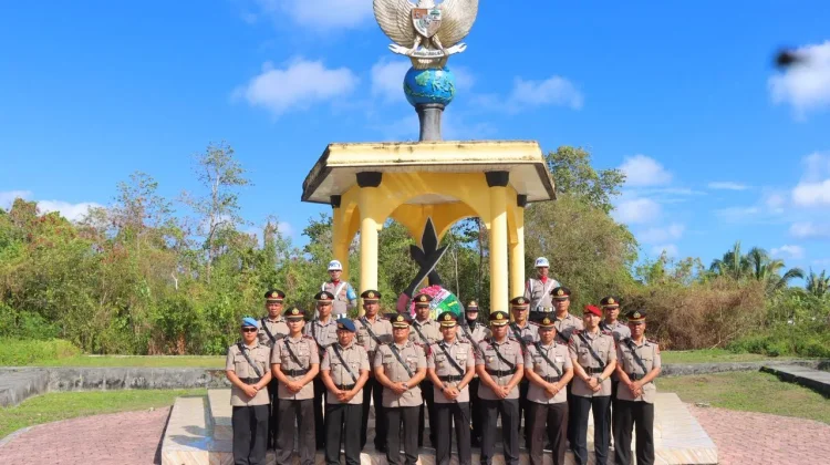 Polres Tual Ziarah ke TMP Rudirajaya jelang HUT Bhayangkara ke-80