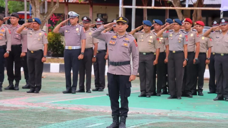 60 Personil Polres Tual dan Brimob Naik Pangkat