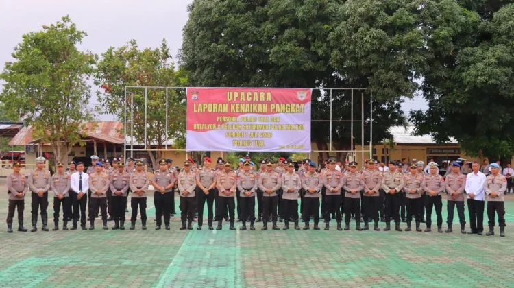 60 Personil Polres Tual dan Brimob Naik Pangkat