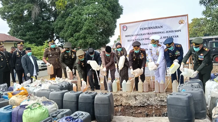 Sita 4 Ton Miras, Polres Tual Musnahkan Tepat di HUT Bhayangkara ke-80