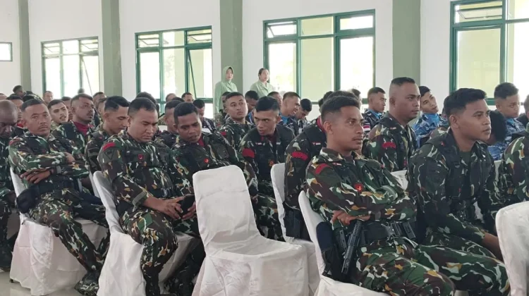 Prajurit TNI-Polri Hadiri Acara Lepas Sambut Danyonif 735 Nawasena