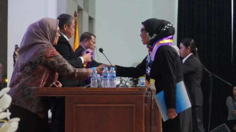 Pengukuhan Lulusan RPL Tandai Peningkatan Kualitas SDM Pendidikan di Malra