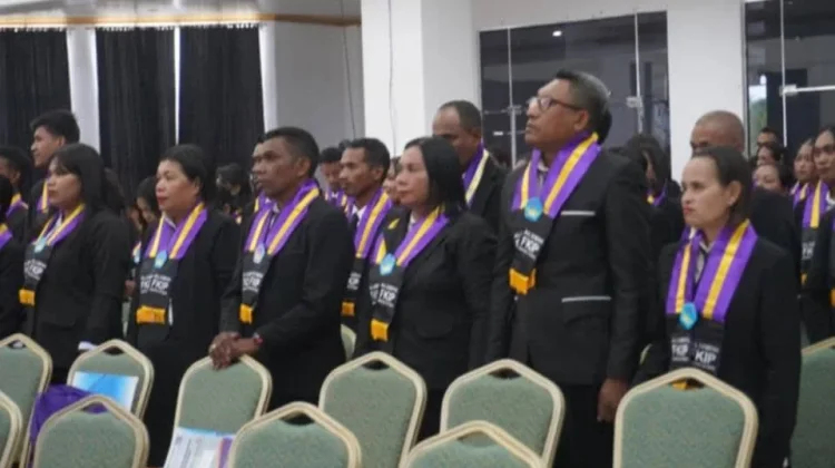Pengukuhan Lulusan RPL Tandai Peningkatan Kualitas SDM Pendidikan di Malra