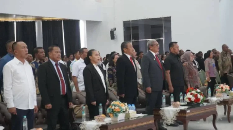 Pengukuhan Lulusan RPL Tandai Peningkatan Kualitas SDM Pendidikan di Malra