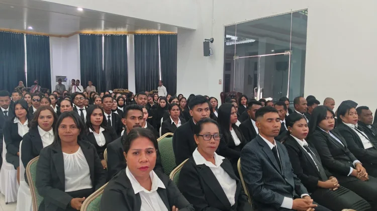 Pengukuhan Lulusan RPL Tandai Peningkatan Kualitas SDM Pendidikan di Malra