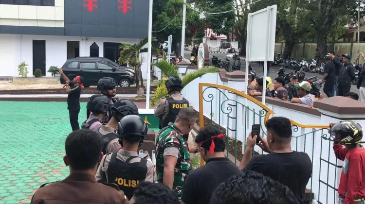 Gerak Cepat Samapta Polres Tual Respon Masyarakat