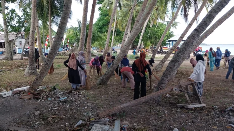 Giat DLHK Tual pada Lokasi Sail to Indonesia