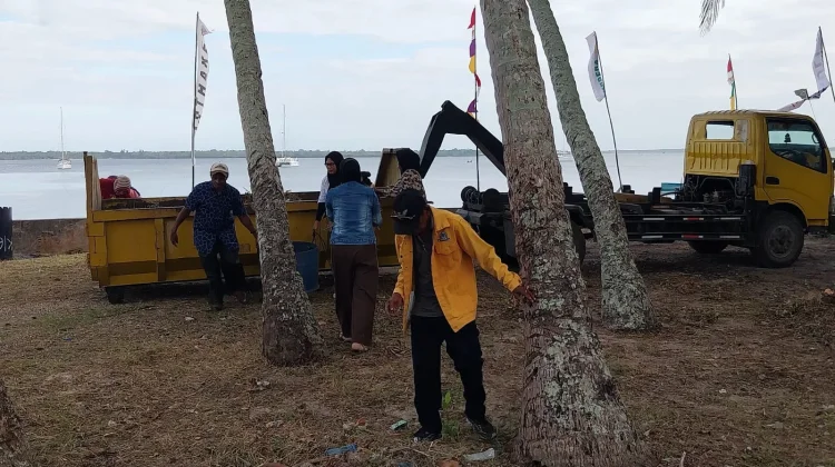 Giat DLHK Tual pada Lokasi Sail to Indonesia