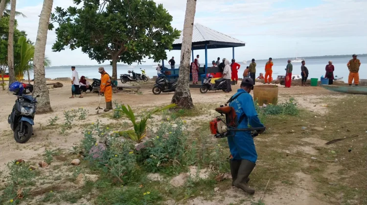 Giat DLHK Tual pada Lokasi Sail to Indonesia