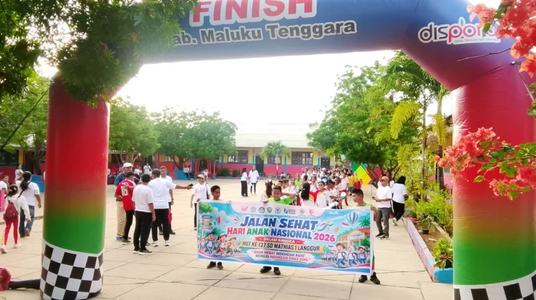 Jalan Sehat Awali Rangkaian HUT ke-137 SD Mathias I Langgur