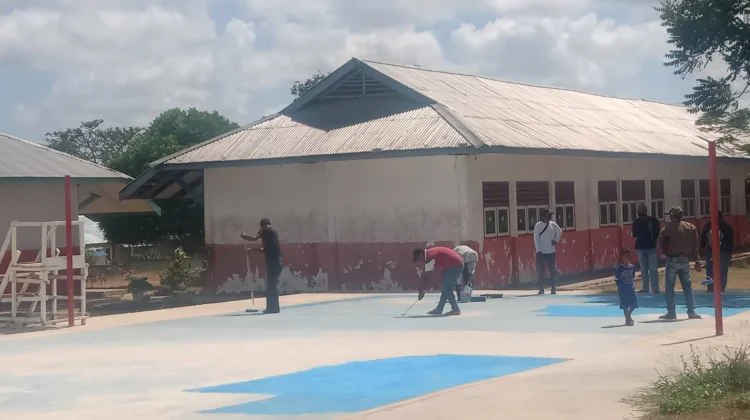 Keluarga besar kantor Camat Kei kecil Barat Kab. Malra persiapan turnamen bola voli
