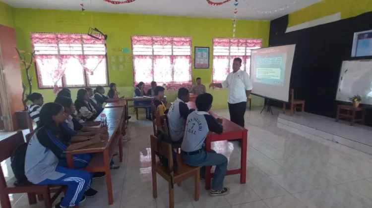 Berita Foto - Siswa SMK Negeri 2 Tual Ikuti Penyuluhan Bahaya Narkoba ...