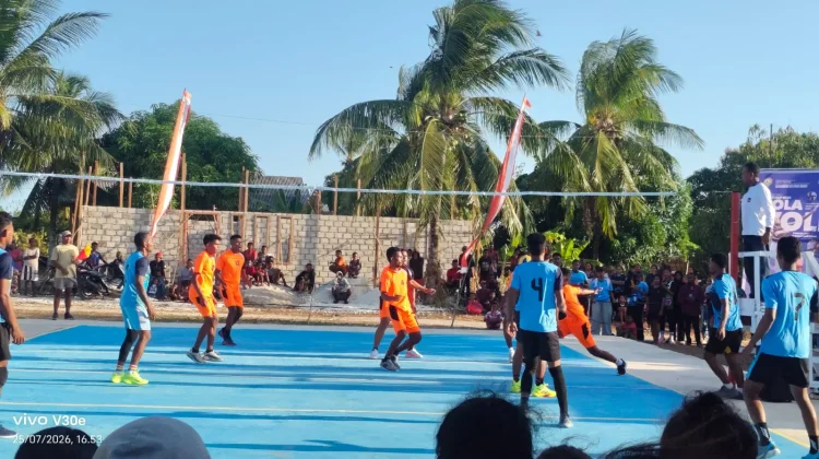 Camat Kei kecil Barat buka resmi lomba bola voli antar ohoi di ohoidertutu