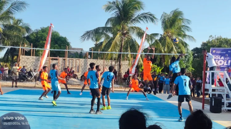 Camat Kei kecil Barat buka resmi lomba bola voli antar ohoi di ohoidertutu