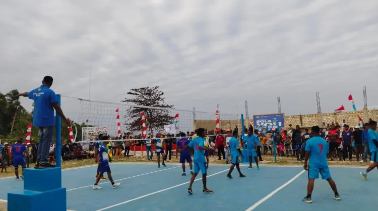 Hadiri Laga Voli di Weduar, Bupati Malra Serukan Sportivitas