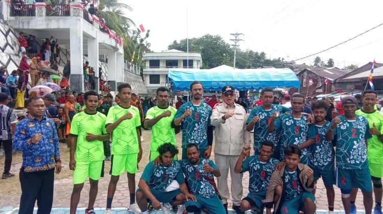 Hadiri Laga Voli Bupati Cup, Bupati Malra Pantau Pertandingan di Elat