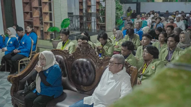 Silaturahmi Bupati Malra Bersama Mahasiswa KKN UGM dan Unpatti
