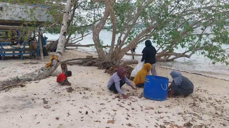 Korve Bersih Pantai Difur jelang Jambore Pecinta Alam Maluku