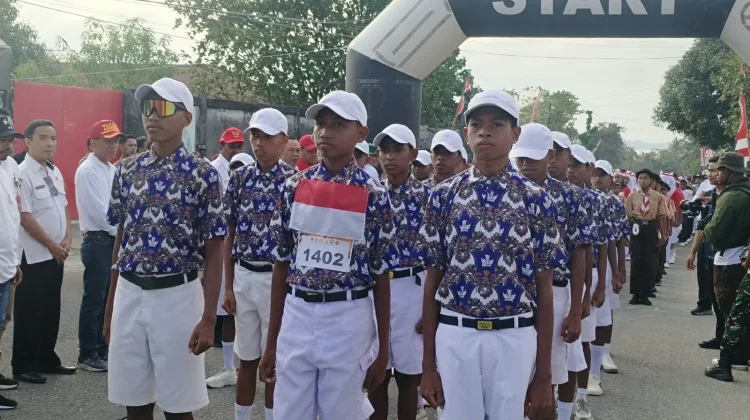 Bupati Malra Lepas Peserta Gerak Jalan Indah HUT RI Ke-81