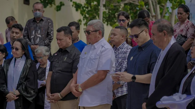 Peletakan Batu Pertama Pastori Gereja Karunia