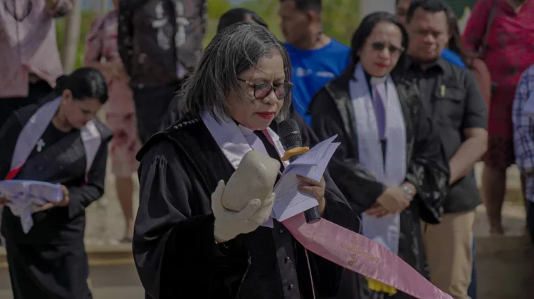 Peletakan Batu Pertama Pastori Gereja Karunia