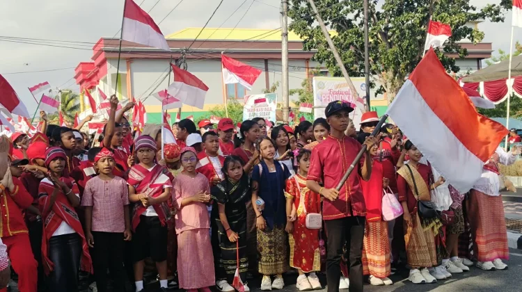Kirab Kebangsaan Satukan Warga dalam Semangat Merah Putih di Maluku Tenggara