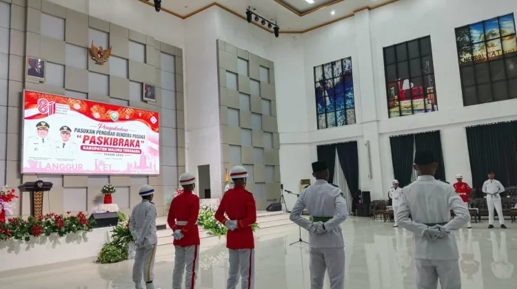Bupati Thaher Kukuhkan Anggota Paskibra Maluku Tenggara