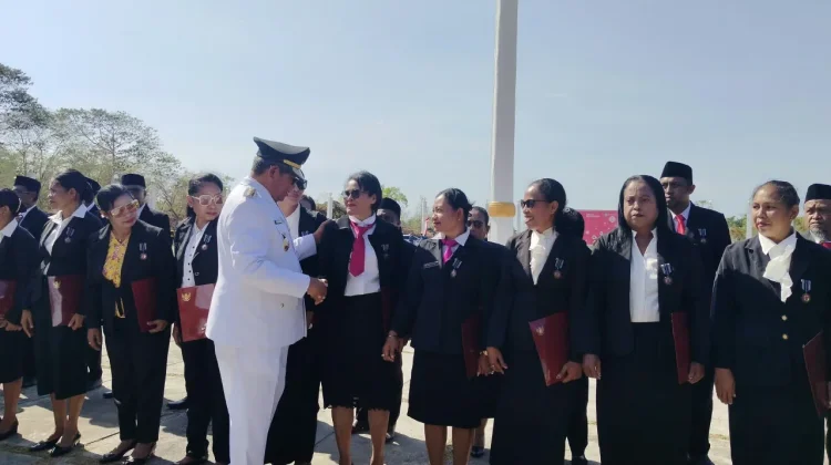 73 ASN Maluku Tenggara Terima Satyalancana Karya Satya pada HUT RI Ke-81