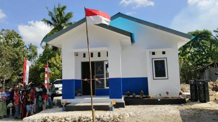 Bupati Thaher Serahkan Kunci Rumah bagi Korban Bencana dan RTLH