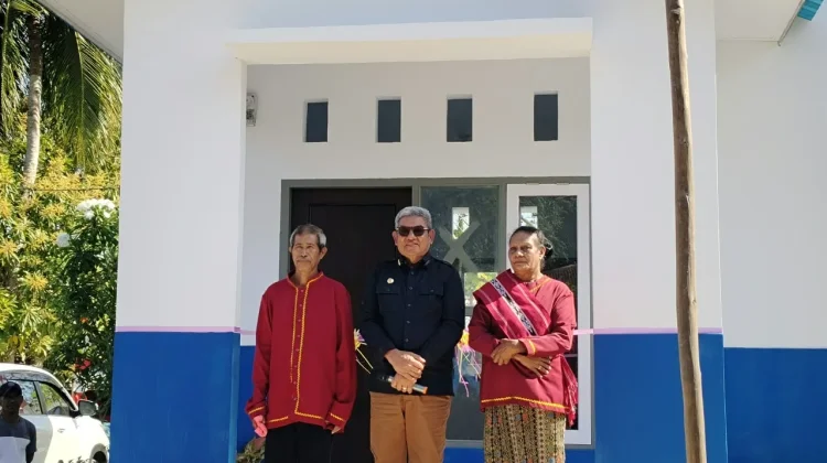 Bupati Thaher Serahkan Kunci Rumah bagi Korban Bencana dan RTLH
