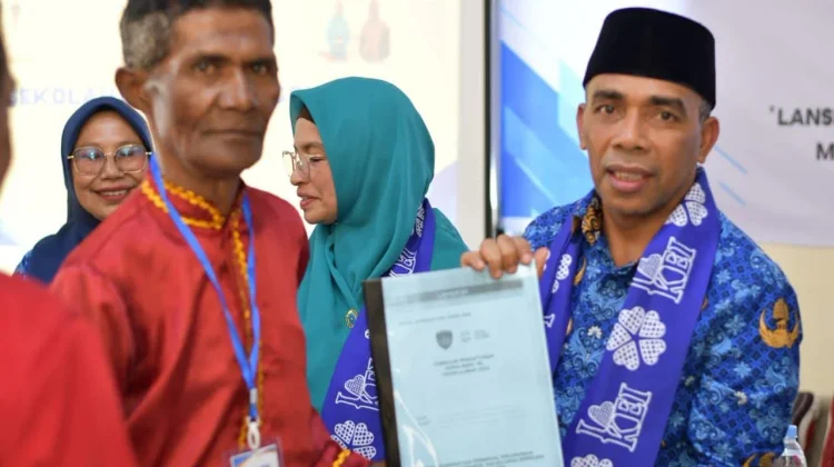 Sekolah Lansia Resmi Diluncurkan di Kelurahan Lodar El Kota Tual
