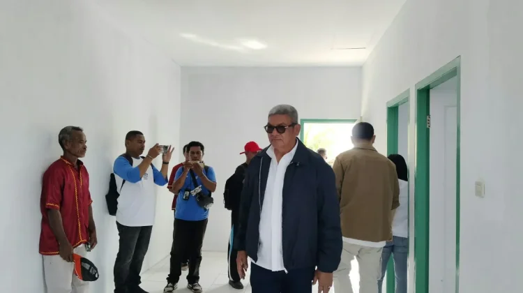 Penyerahan Tiga Rumah bagi Korban Bencana di Ohoirenan