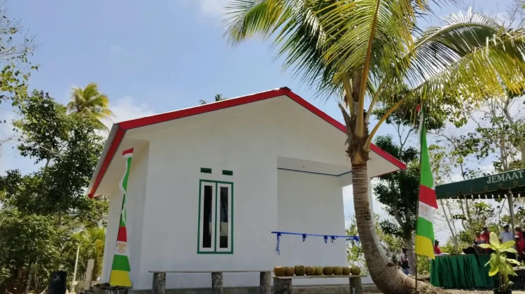 Penyerahan Tiga Rumah bagi Korban Bencana di Ohoirenan