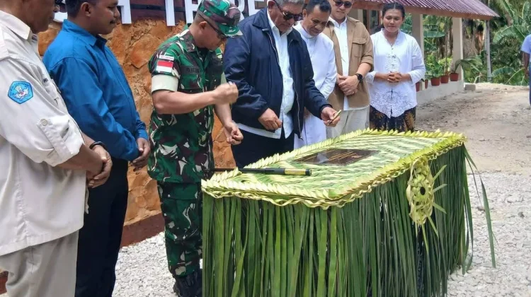 Bupati Malra Resmikan Gedung Baru SMK Kasih Theresia Bombay