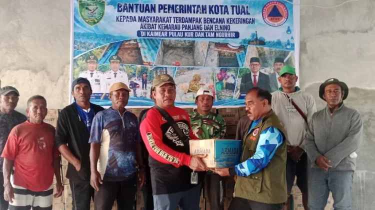 Warga Kaimear Terima 2.928 Karton Air Bantuan