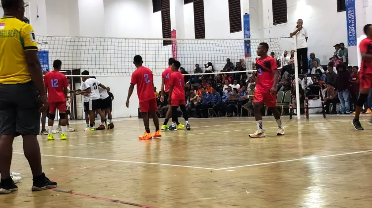 Tim Lapas Unggul 2 Set Penuh atas Rumpun 3