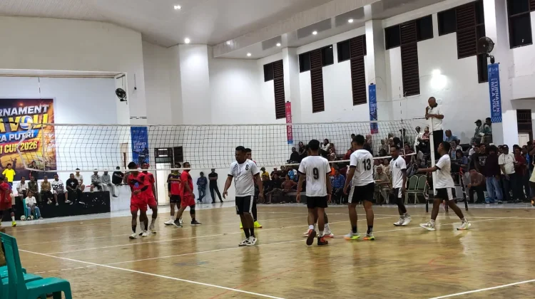 Tim Lapas Unggul 2 Set Penuh atas Rumpun 3