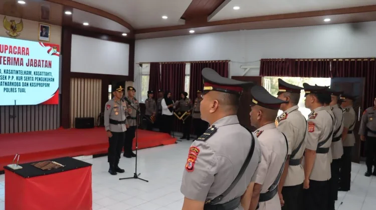 Kapolres Tual Lantik dan Kukuhkan Pejabat Baru
