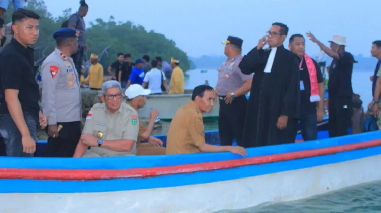 Berita Foto - Wali Kota Tual Hadiri Prosesi Buka Sasi di Ohoi Taar ...