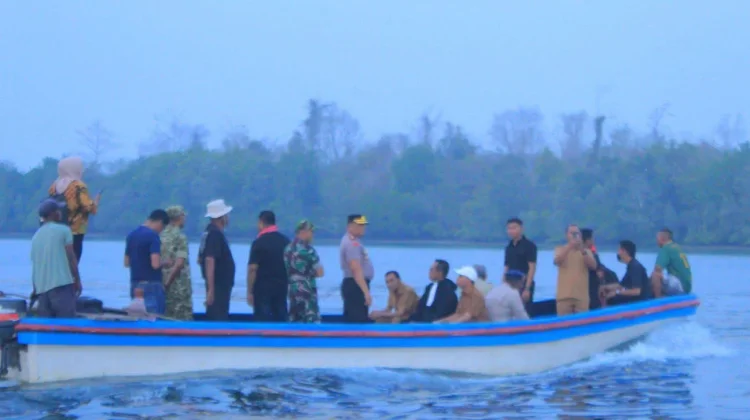 Berita Foto - Wali Kota Tual Hadiri Prosesi Buka Sasi di Ohoi Taar ...
